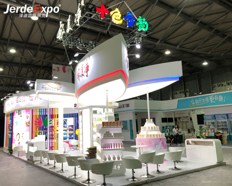 對于中小型展商什么樣的材質比較適合展位建設？